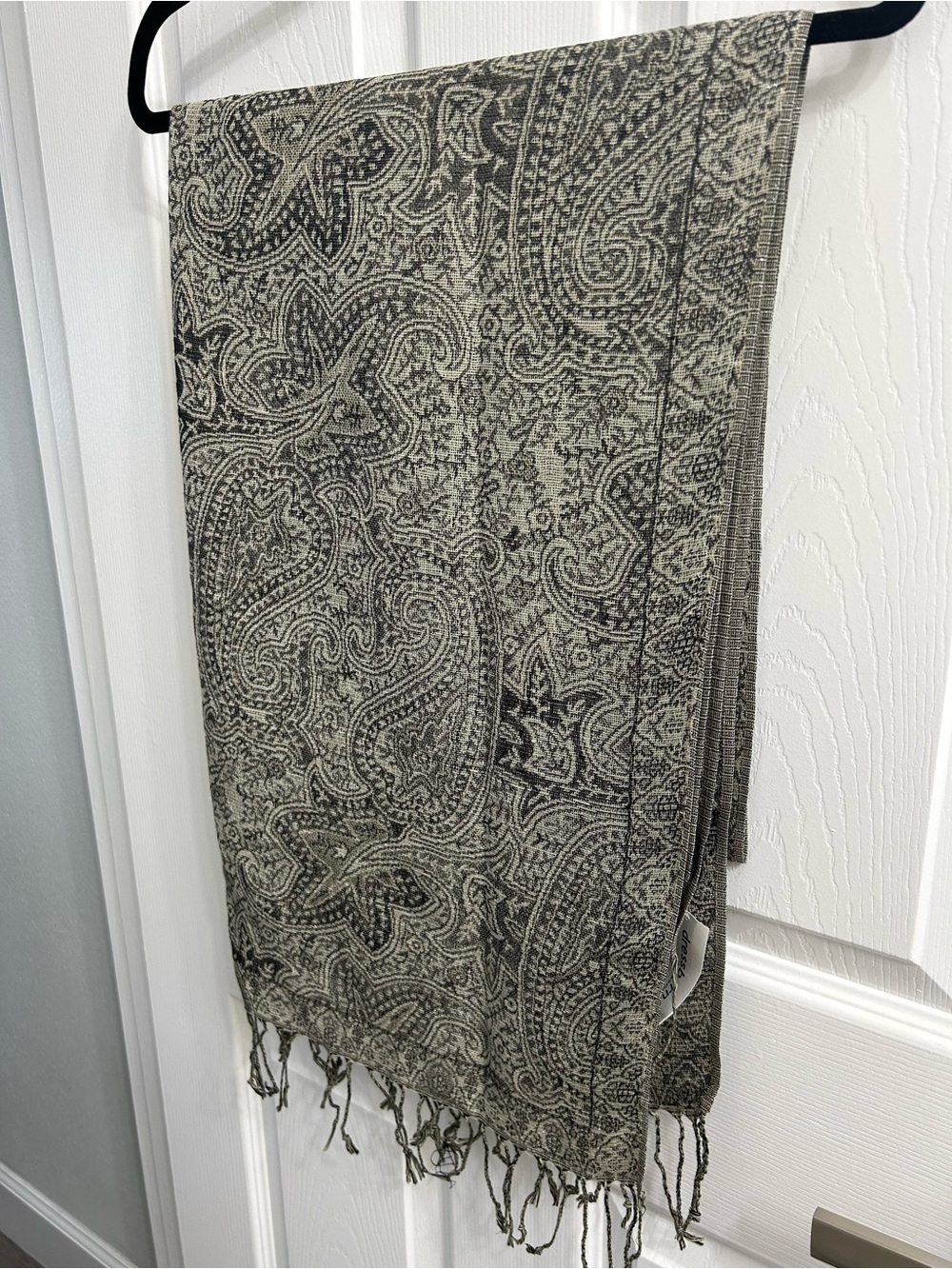 Dressbarn Paisley Scarf in gray/silver and black paisley.  Shimmery look!